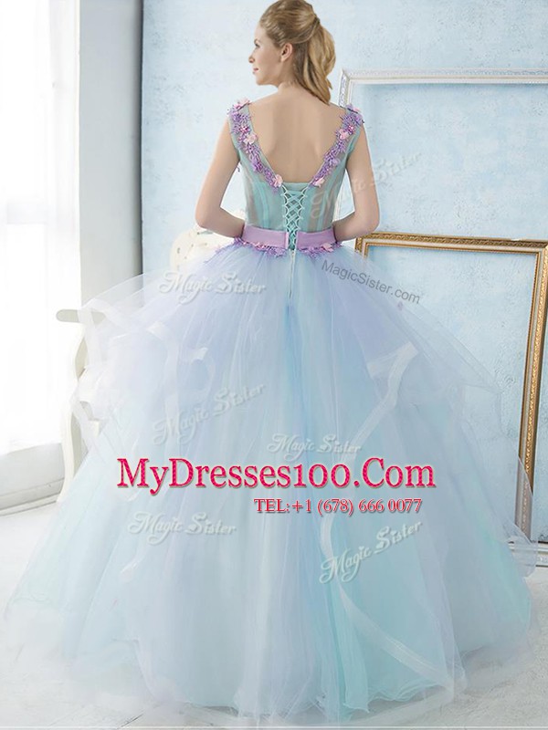 Elegant V-neck Sleeveless Tulle Ball Gown Prom Dress Appliques and Ruffles Lace Up