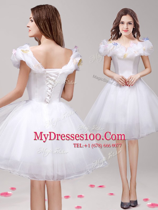 White Tulle Lace Up Off The Shoulder Sleeveless Knee Length Cocktail Dresses Appliques and Ruffles
