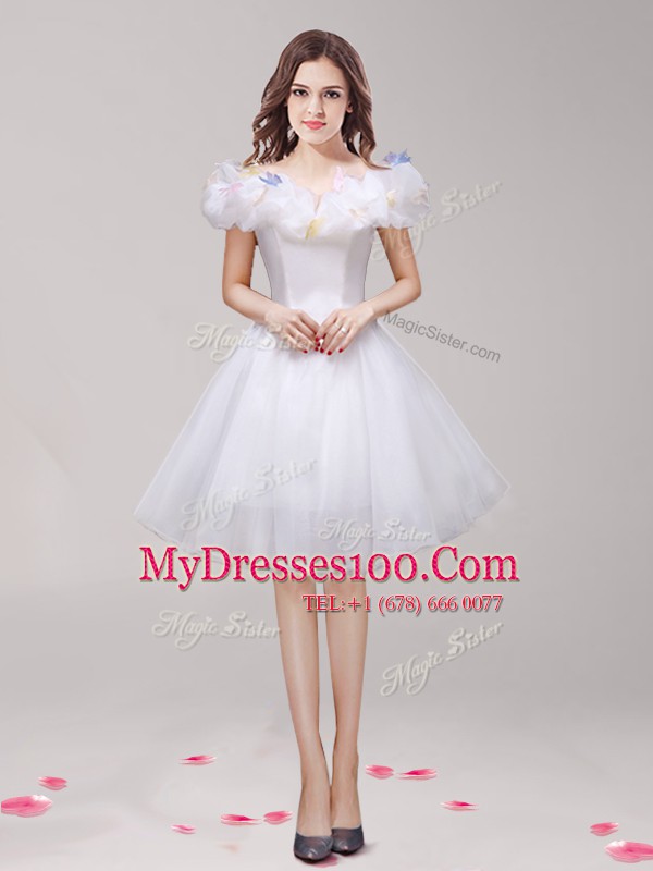 White Tulle Lace Up Off The Shoulder Sleeveless Knee Length Cocktail Dresses Appliques and Ruffles