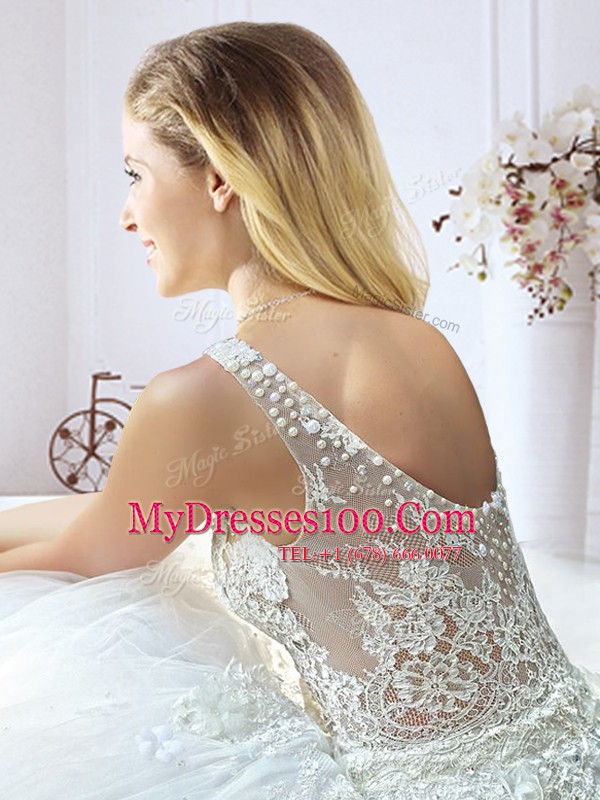 Tulle Scoop Sleeveless Zipper Beading and Lace and Appliques Wedding Dresses in White