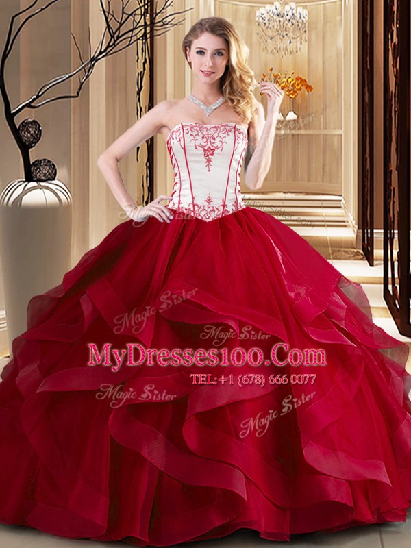 Sexy Strapless Sleeveless Tulle Sweet 16 Dresses Embroidery Lace Up