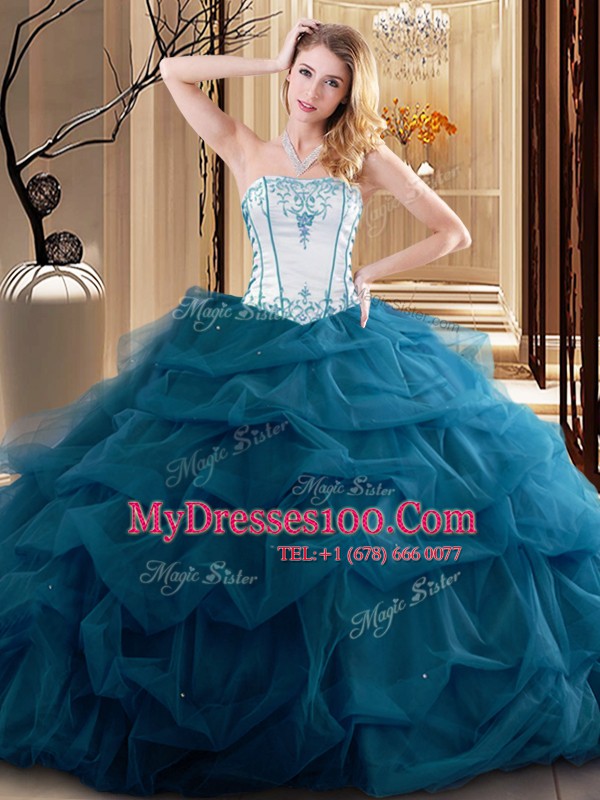 Free and Easy Sleeveless Lace Up Floor Length Embroidery and Ruffled Layers Quinceanera Dress