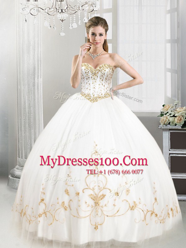 Sleeveless Tulle Floor Length Lace Up Quince Ball Gowns in White with Beading and Appliques
