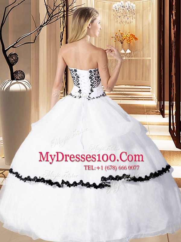 White Sweetheart Neckline Beading and Embroidery Sweet 16 Dresses Sleeveless Lace Up