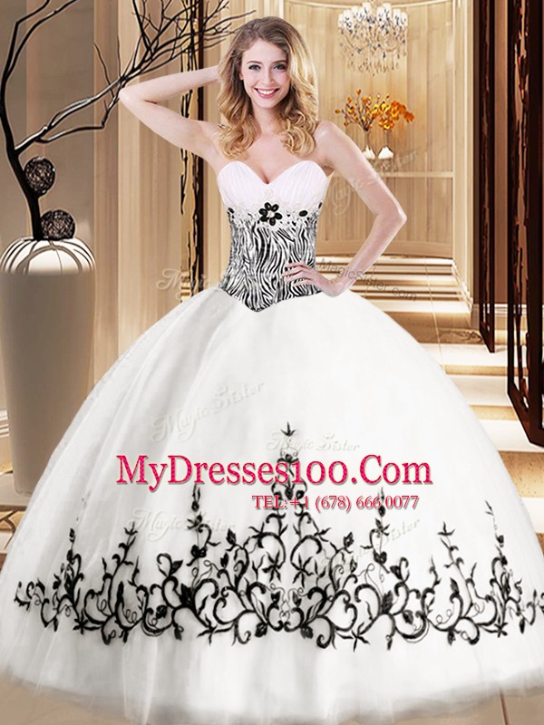 White Sleeveless Embroidery Floor Length Quinceanera Gowns